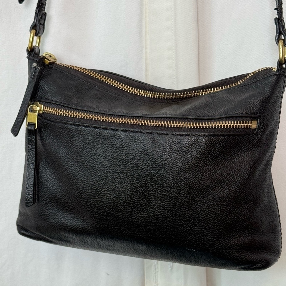 Fossil Vintage Black Pebbled Leather Crossbody GUC
